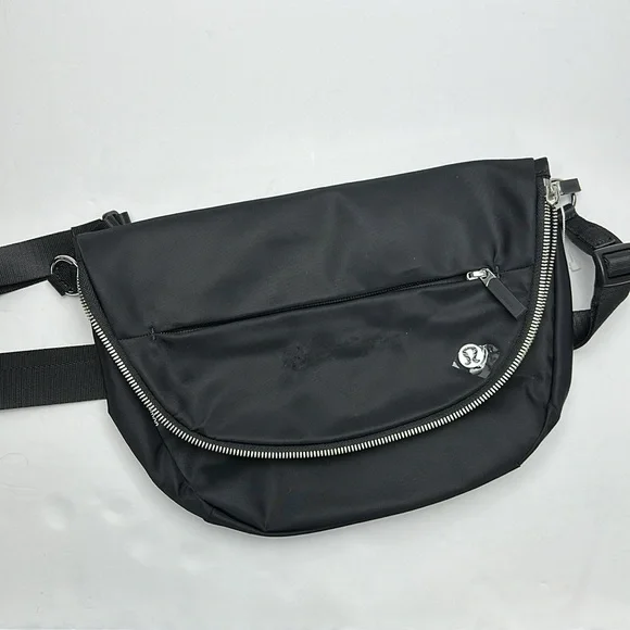 NWOT Lululemon All night Bag Black - Picture 12 of 17